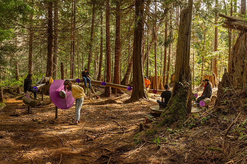 La instalación diaria de tous les jours armoniza las voces humanas con la ecología forestal de Canadá