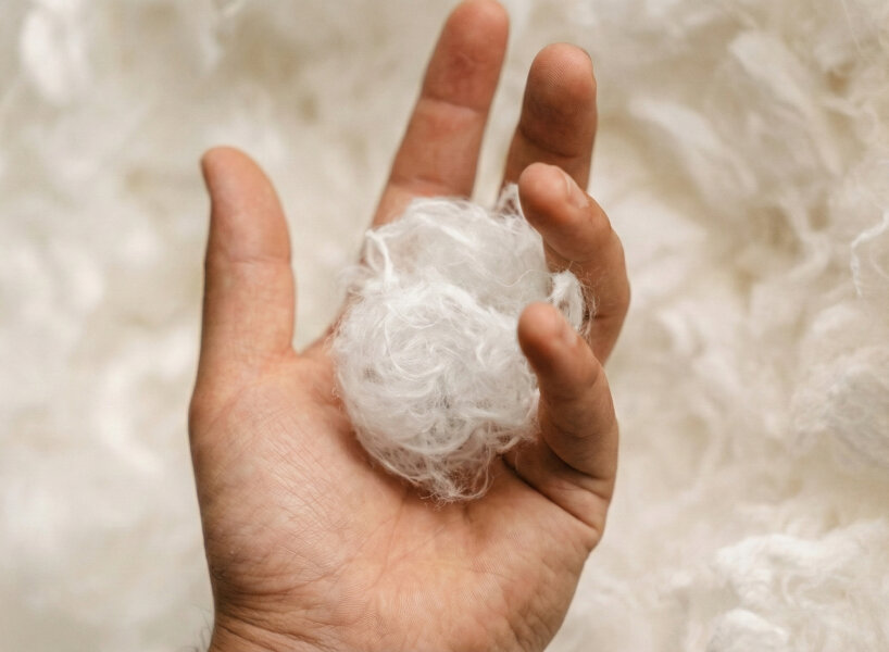 Fibra de ropa disponible AI