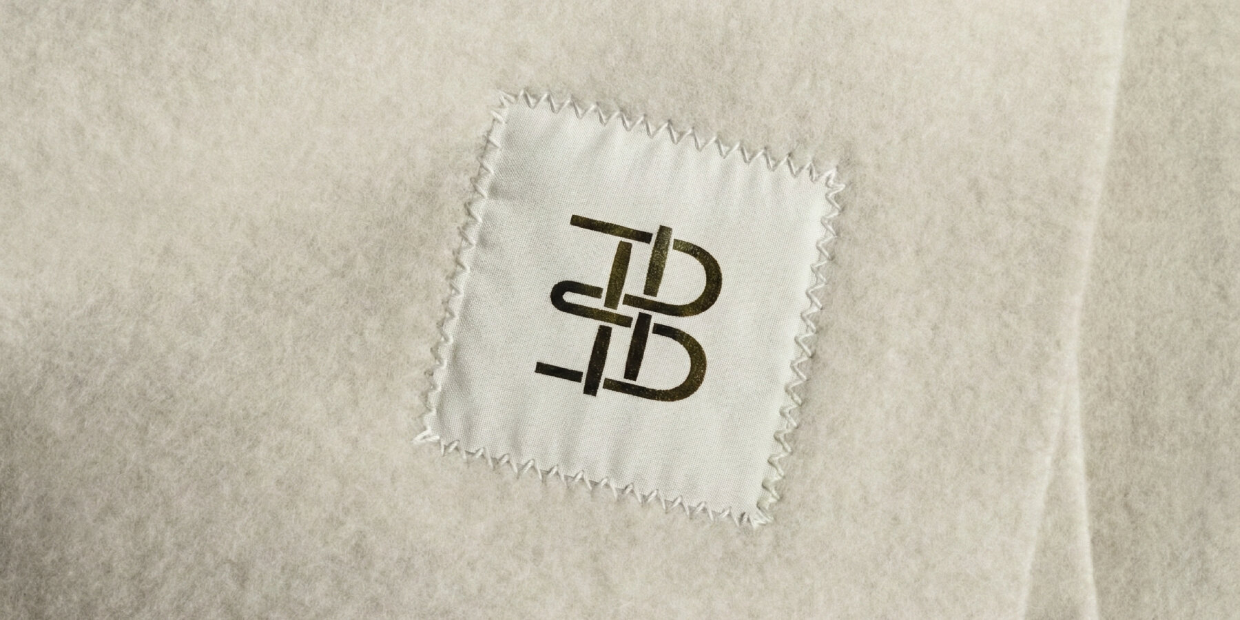 discarded-feathers-regenerate-usable-garment-fibers-braided-AI-everbloom-designboom-ban