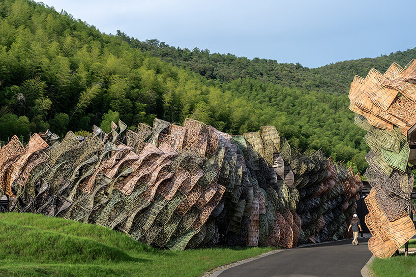 GOA construye un teatro al aire libre en China donde pájaros y humanos actúan en el mismo escenario
