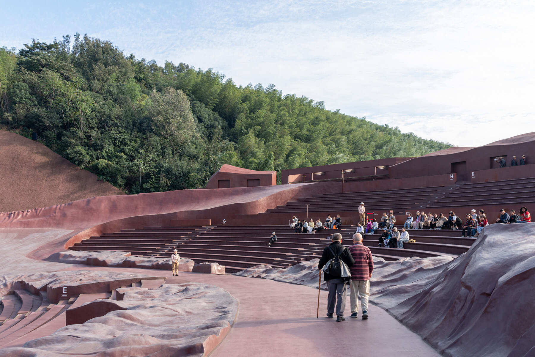 goa-open-air-theater-china-birds-humans-same-stage-designboom-large02
