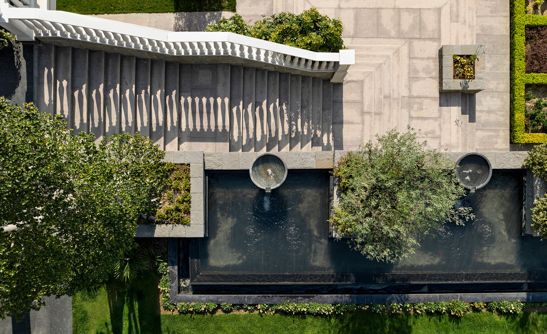 hill-house-residence-habitat-architects-designboom-02-fullwidth