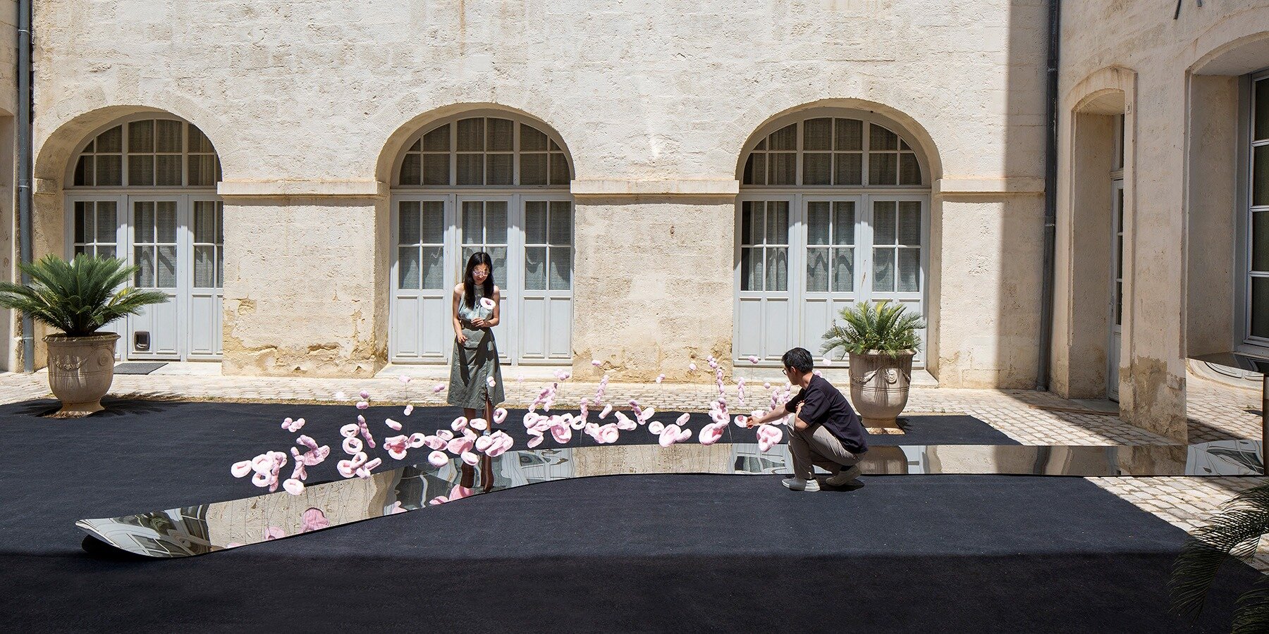historic-hotel-metallic-tasting-tongue-studio-deng-montpellier-designboom-large01