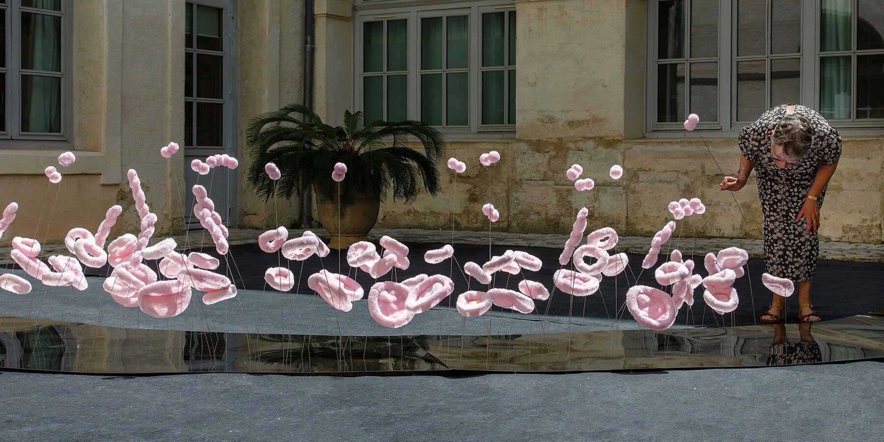 historic-hotel-metallic-tasting-tongue-studio-deng-montpellier-designboom-large02