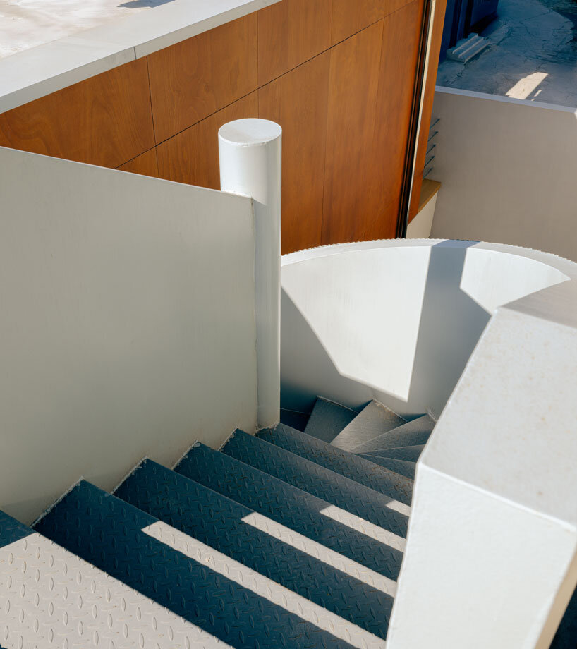 flexible courtyards craft self-developed hybrid residence by DL atelier in beijing