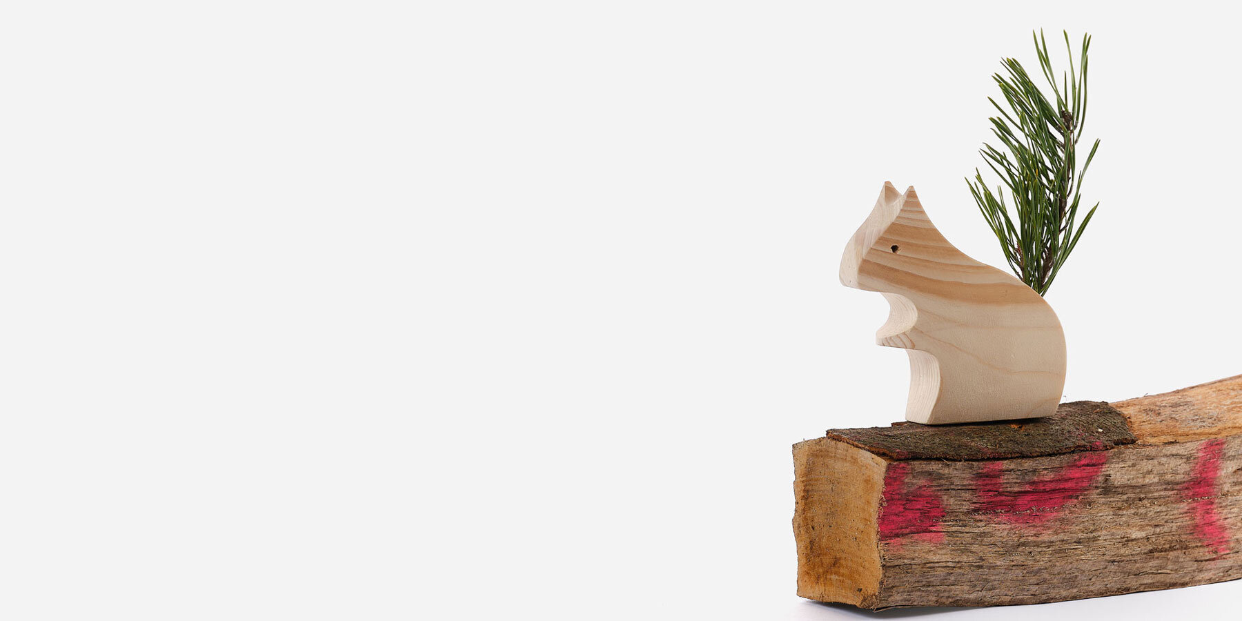 kaspar-wooden-squirrel-found-branch-aequo-design-designboom-1800-2