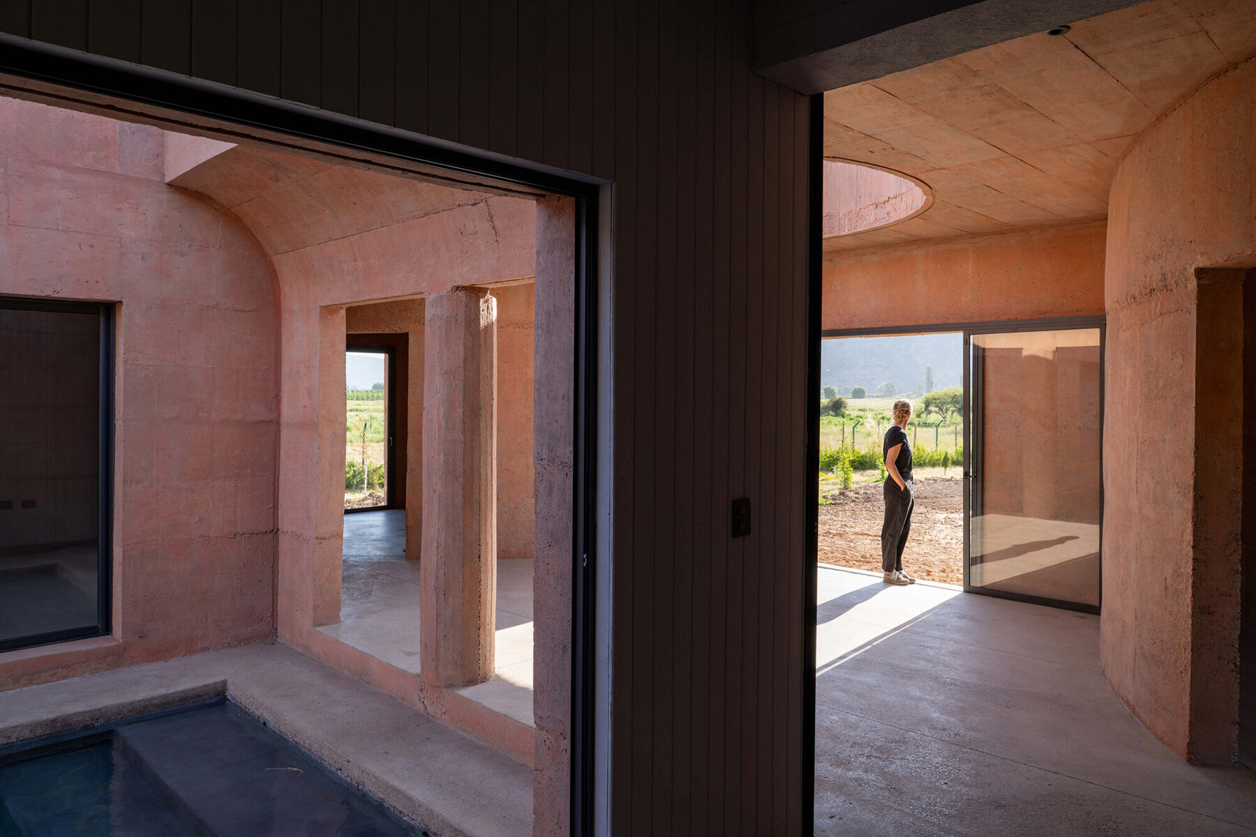 lima-house-pezo-von-ellrichshausen-chile-designboom-08a