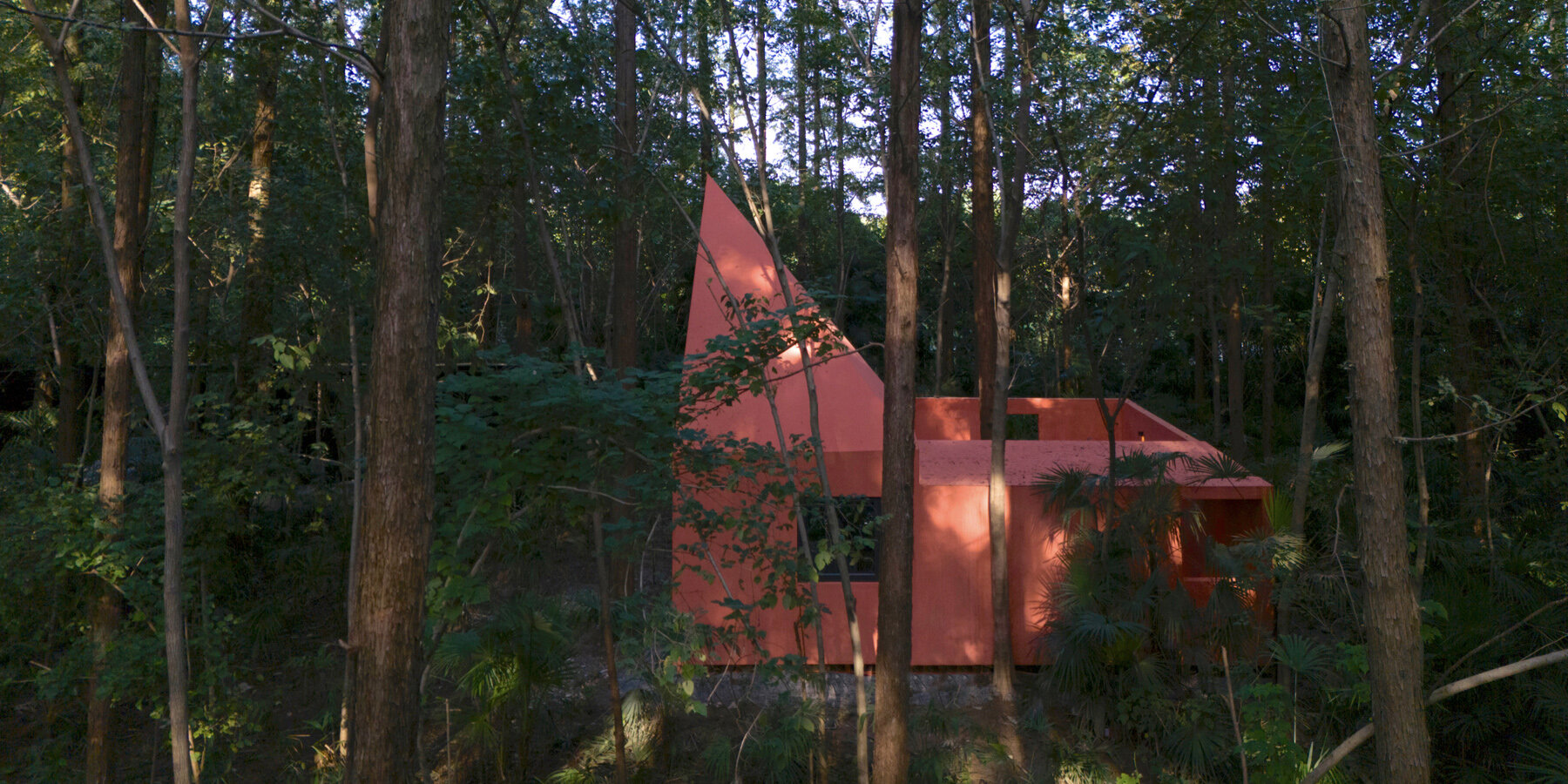 merryda-wiki-world-red-cabin-wild-home-designboom-1800-4