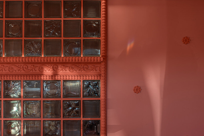 mode:lina™ frosts a tiny cake studio in poland with jelly-like glass and confectionery detailing