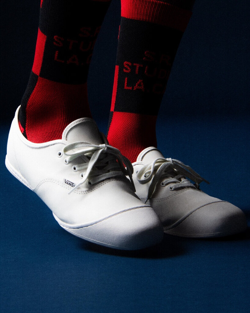 El Authentic 44 Prima es parte de la colección OTW by Vans y está confeccionado en cuero blanco.