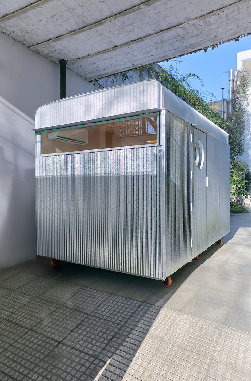 morsa taller builds a 7 sqm mobile office that rolls between sites in buenos aires