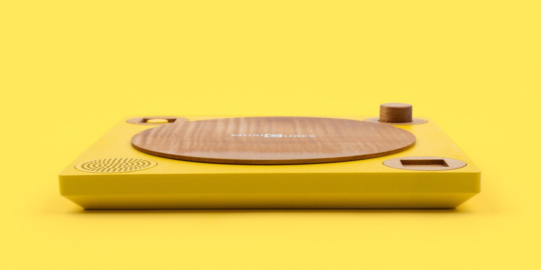 musical-wooden-cubes-instrumental-sounds-smart-vinyl-board-designboom-ban