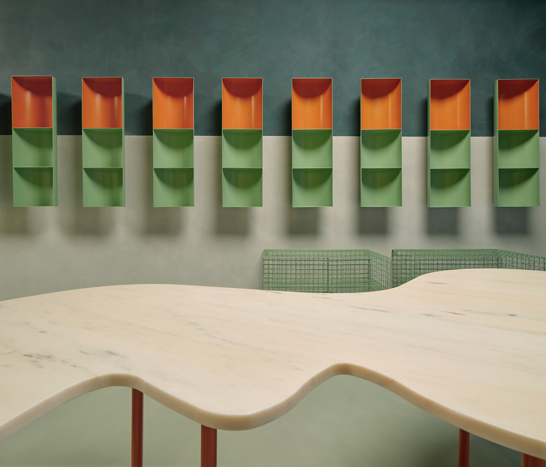 organic-marble-tables-vibrant-hues-laconicum-lucas-hernandez-gil-madrid-designboom-full-01