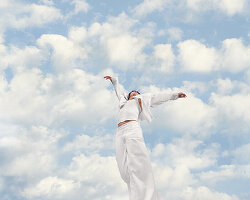 pantone names cloud dancer its color of the year 2026