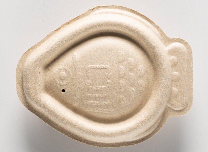 Gotero para pescado con salsa de soja