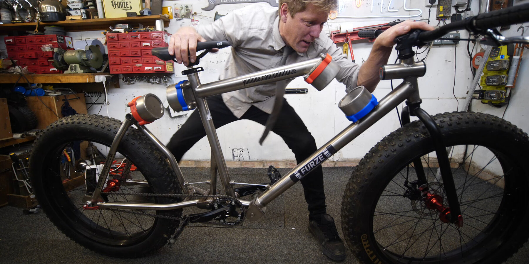 recycled-bicycle-bounce-opposing-magnets-suspension-colin-furze-designboom-ban