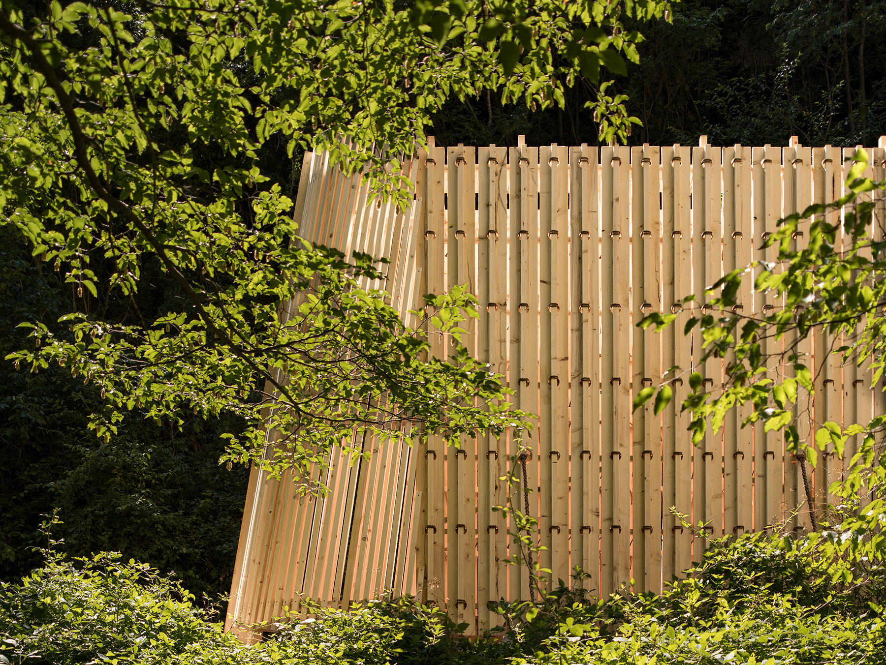 river-chapel-overturned-timber-vessel-italian-mountains-designboom-full-01