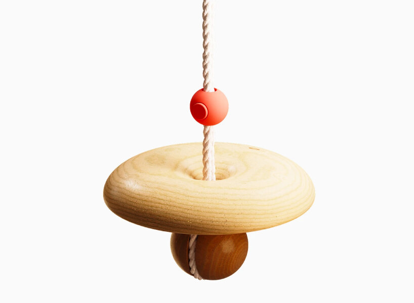 comedero para pájaros con columpio de cuerda