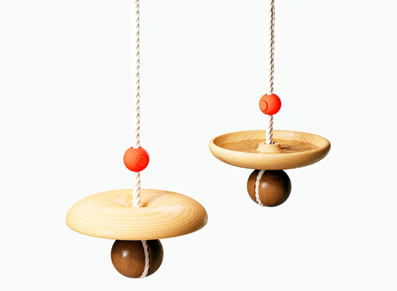 comedero para pájaros con columpio de cuerda