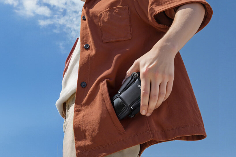 screen remote controller ruko U11MINI 4K (RC3) flies high with phone-free photography