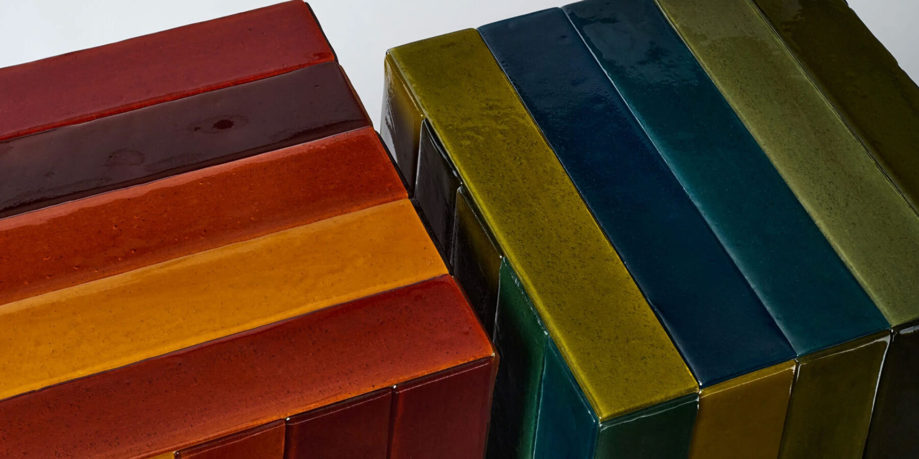 we-plus-so-colored-material-focused-research-microalgae-color-potential-designboom-1800-1