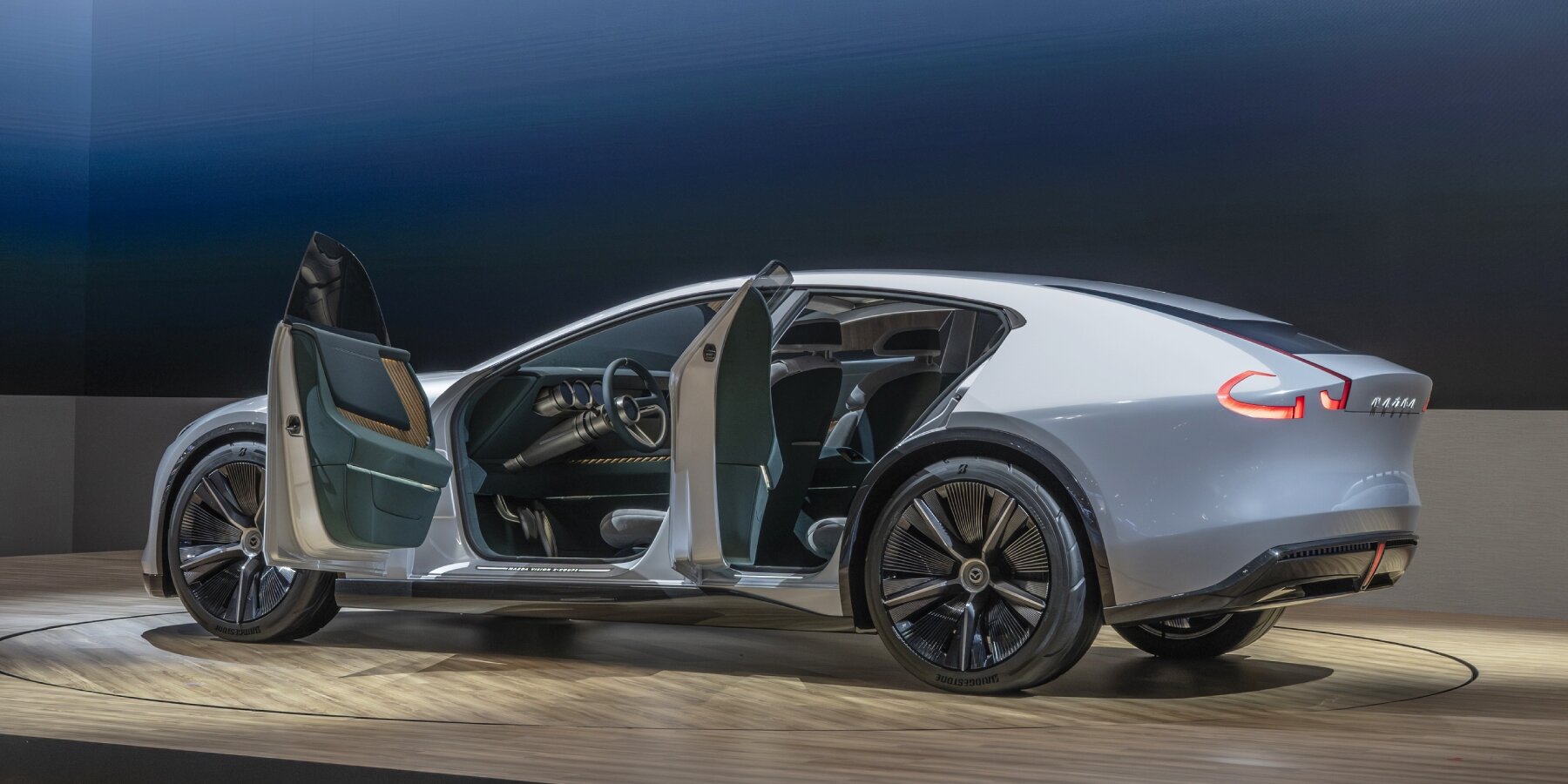 eco-sports-car-mazda-capture-recycle-carbon-emissions-japan-mobility-show-2025-designboom-ban