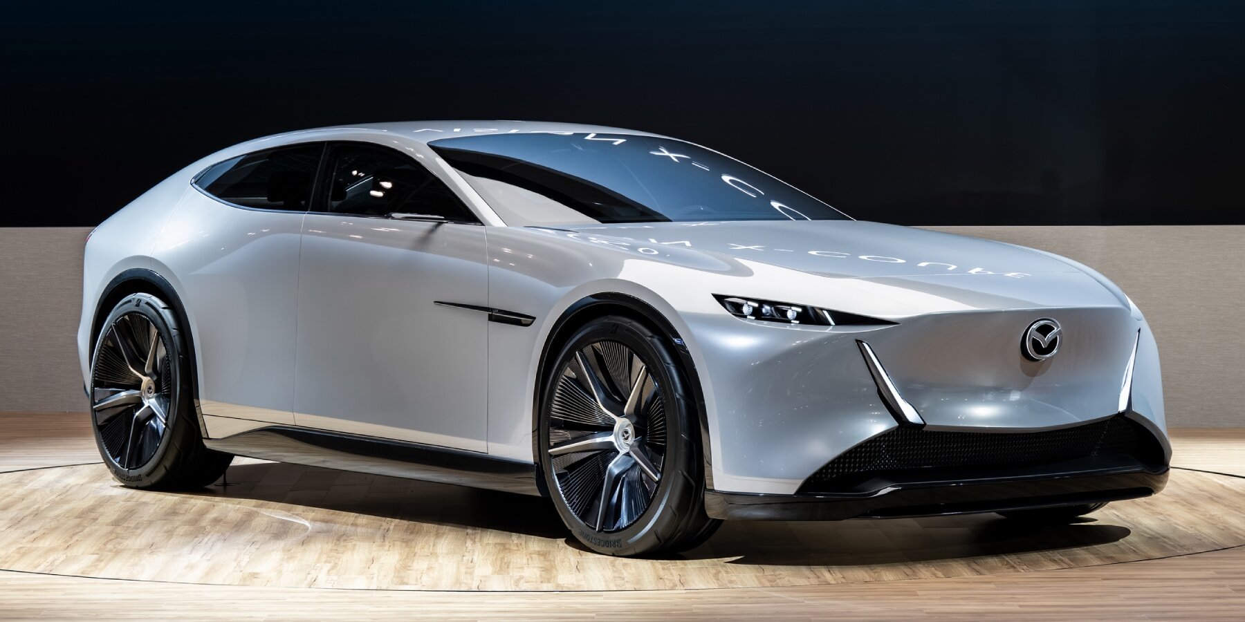eco-sports-car-mazda-capture-recycle-carbon-emissions-japan-mobility-show-2025-designboom-ban2
