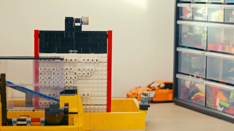 functional LEGO typewriter