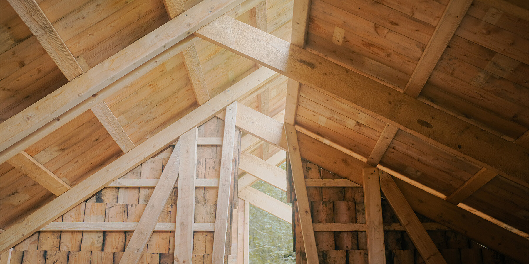 gl&oslash;de-small-scale-fireplace-shelter-ma-co-nordland-norway-designboom-1800-2