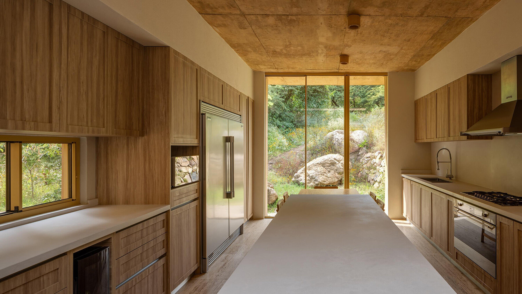 house-720-degrees-fernanda-canales-valle-de-bravo-mexico-designboom-06a