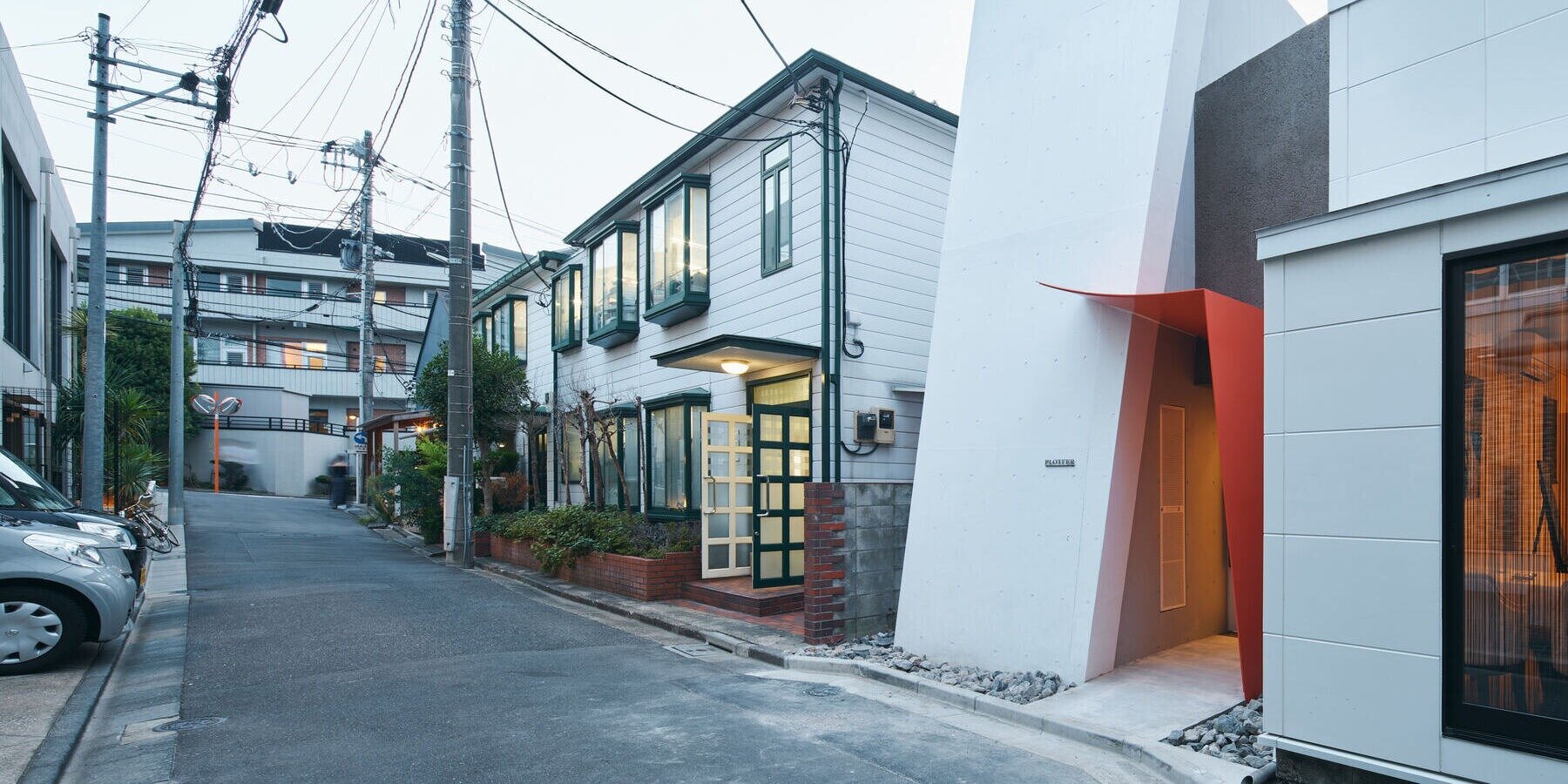 imgi_1_sculpted-volumes-for-plotter-tokyo-flagship-shop-by-angel-estevez-met-3-694e518eede81 (1)