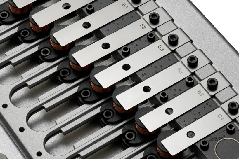 korg&rsquo;s phase8 acoustic synthesizer