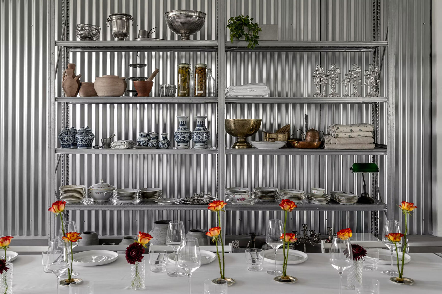 meshek-yellow-architects-former-vegetable-storage-fridge-contemporary-hospitality-space-designboom-1800-3