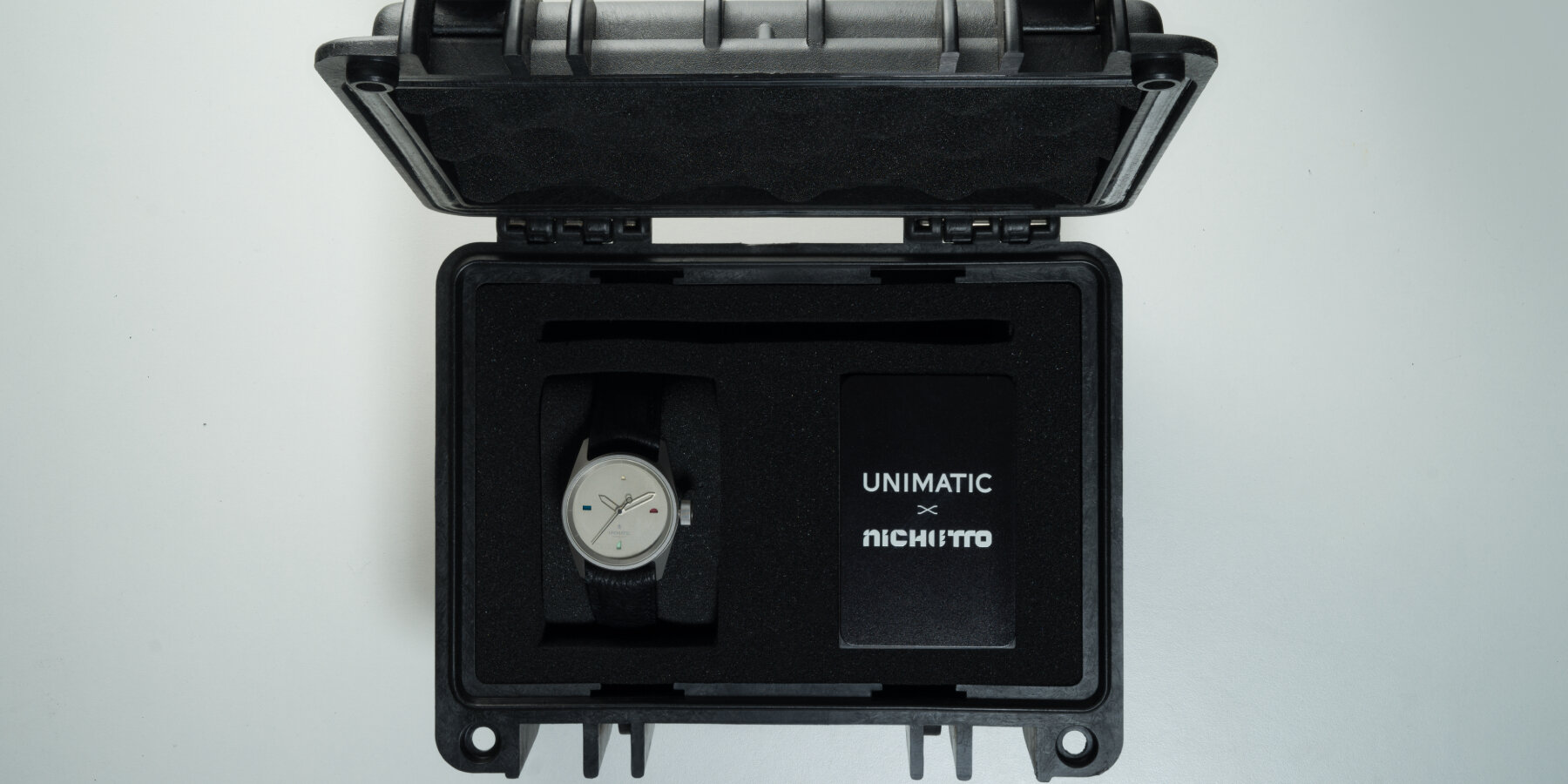 multicolor-windows-luca-nichetto-watch-UNIMATIC-designboom-ban