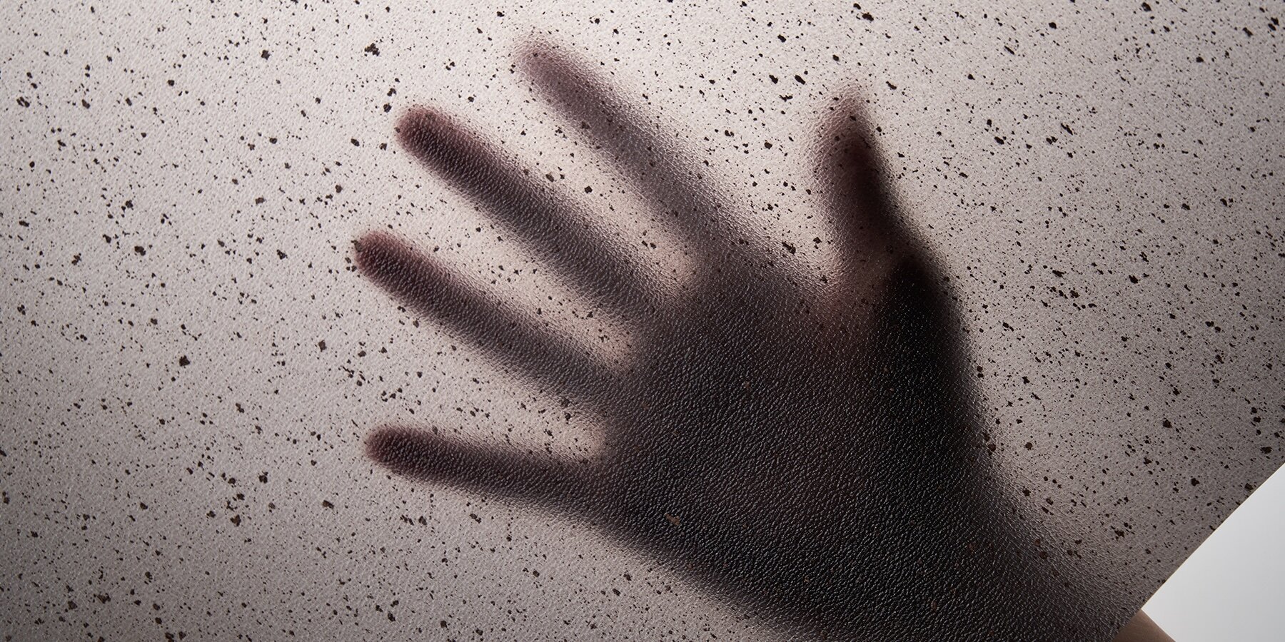 obro-wearable-collection-leftover-leather-powder-translucent-composite-material-okunote-designboom-1800-2