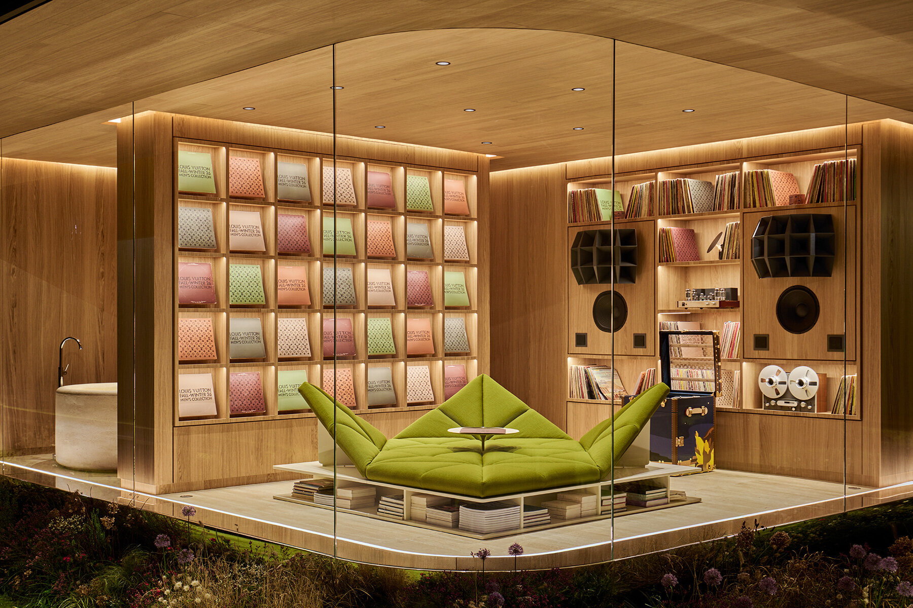 pharrell-williams-notahotel-louis-vuitton-show-prefabricated-home-designboom-large01