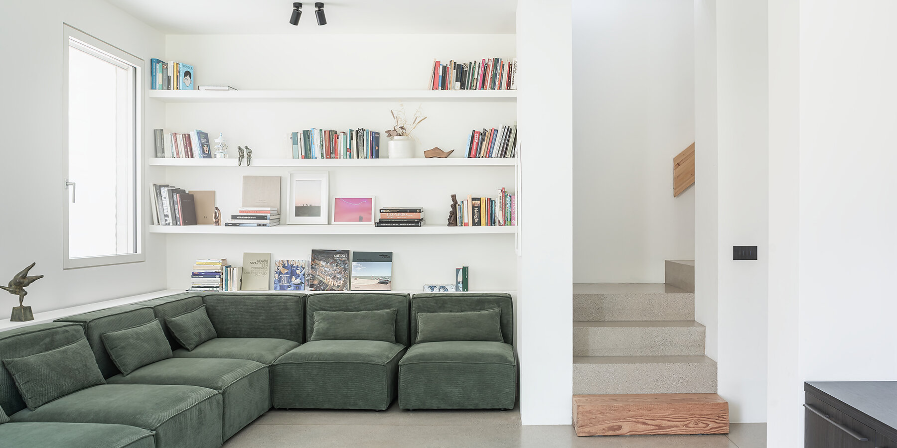 play-spaces-personalize-updated-1960s-italian-home-by-studio-rossettini-02