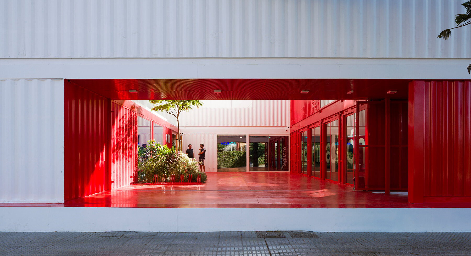 reused-shipping-containers-high-tech-incubator-carquero-arquitectura-spain-designboom-large01
