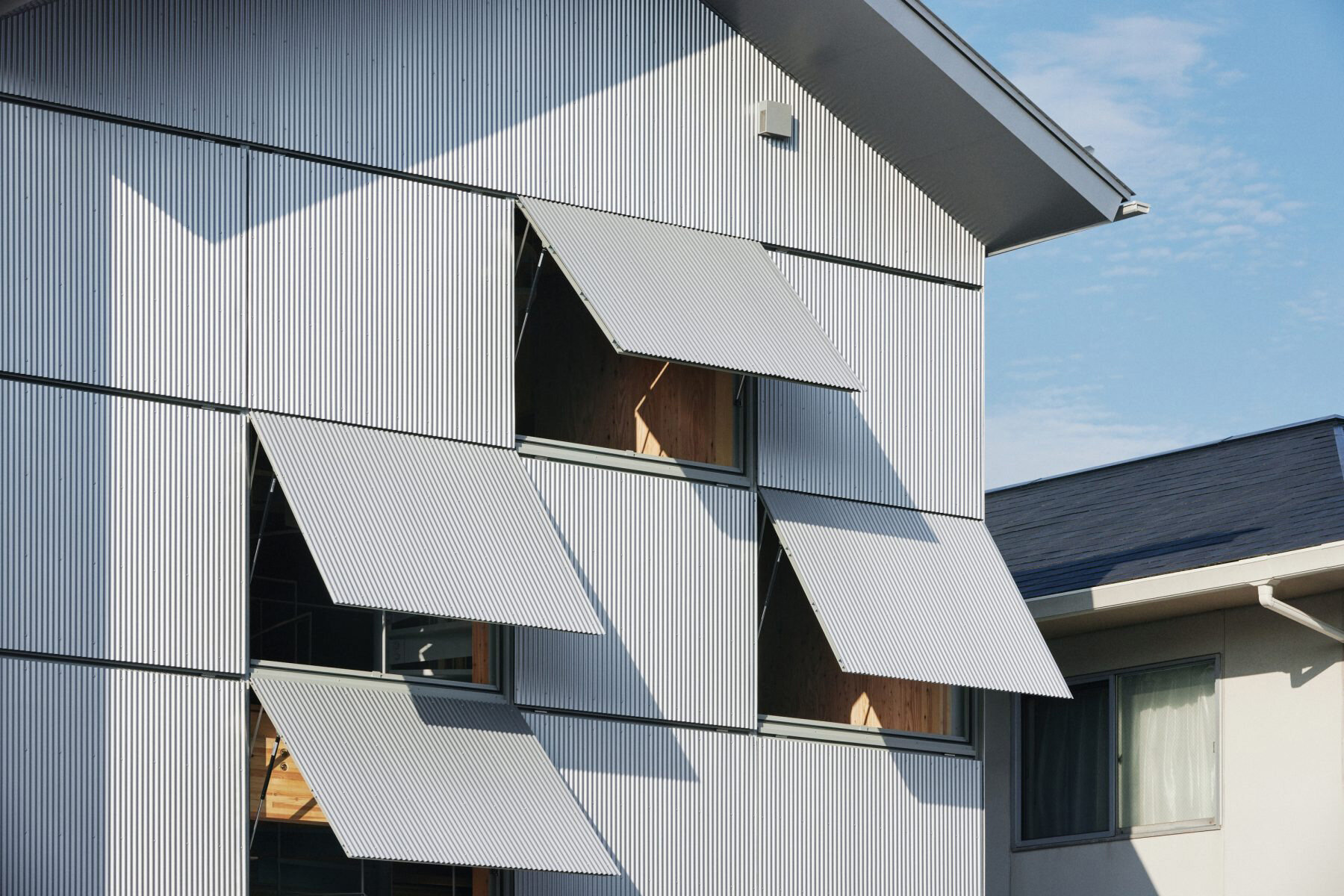 schemata-architects-japanese-machiya-townhouse-flexible-workspace-designboom-large03