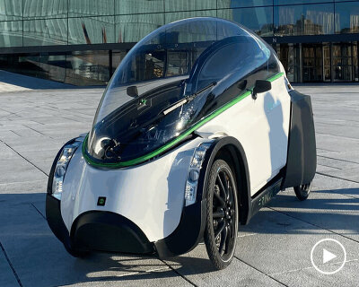 spaceship-like electric podbike encases riders using transparent canopy with fan and air filter