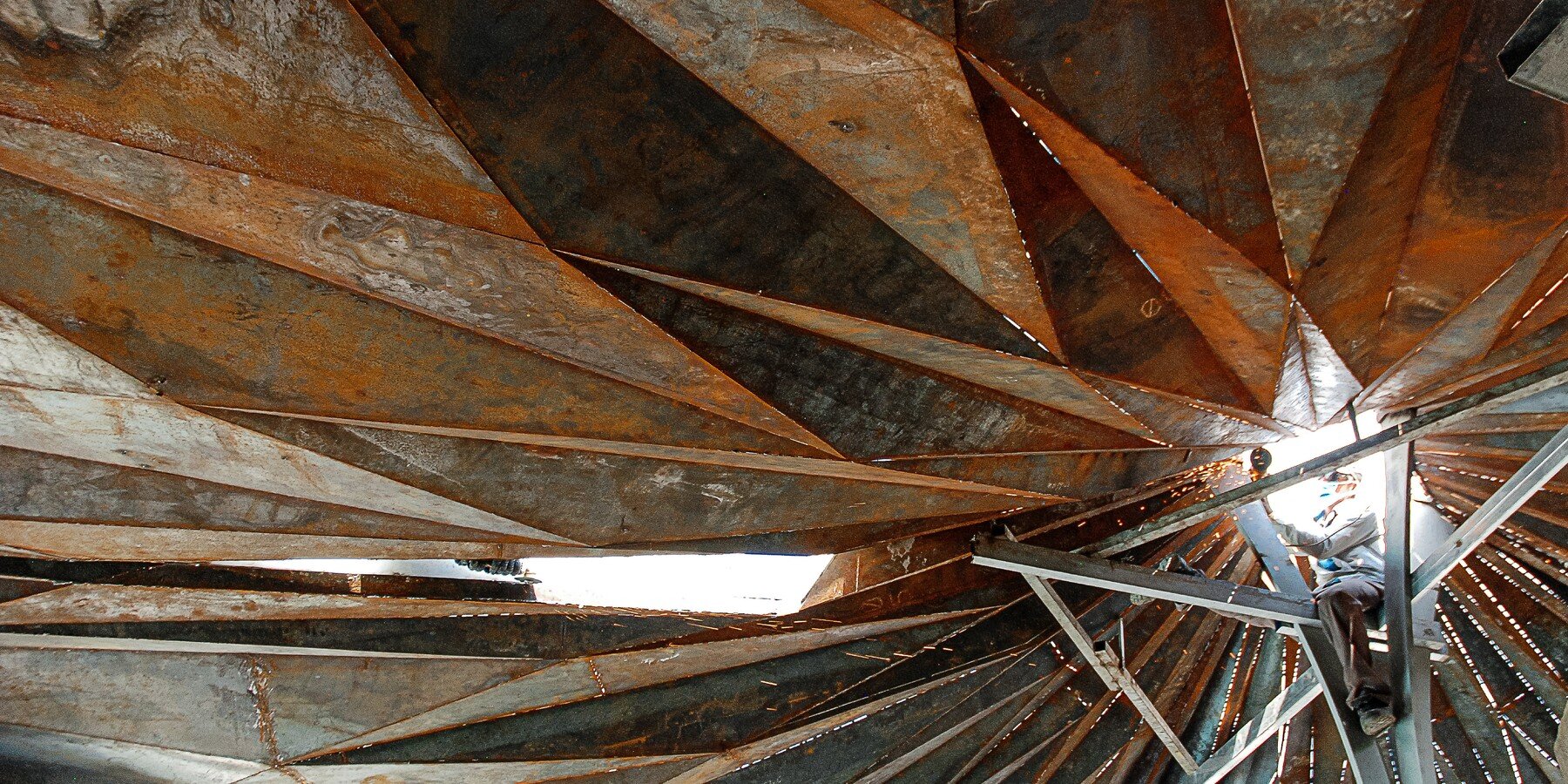 takashi-niwa-architects-urban-sparkle-hokkaido-sachi-restaurant-vietnam-designboom-1800-4