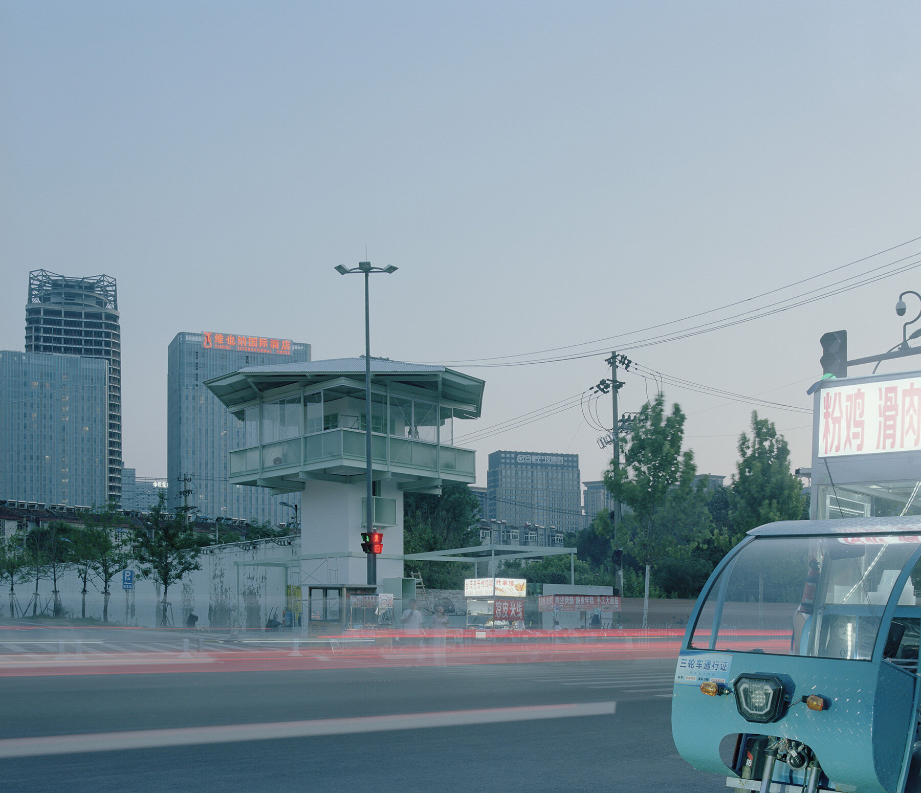 tiny-24-hour-bookstore-sz-architects-former-prison-watchtower-china-designboom-large02