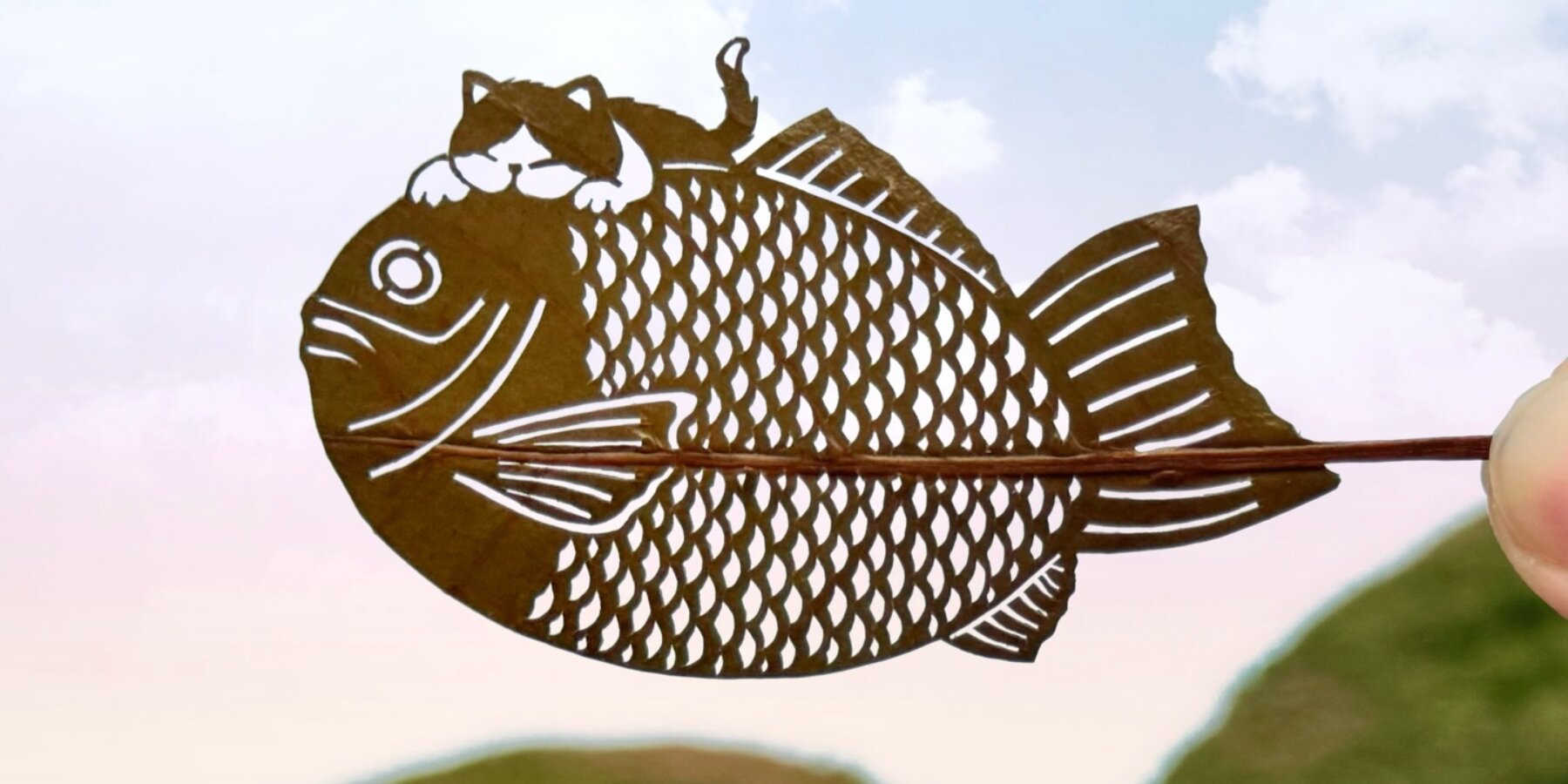 tiny-leaf-cut-outs-animals-nature-shadow-artworks-lito-designboom-BAN