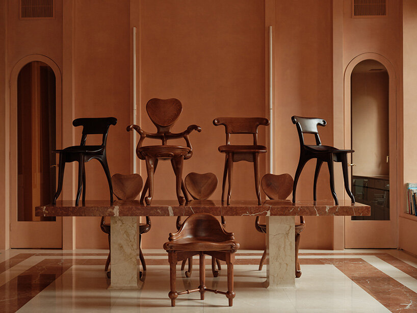 bd barcelona gaudí furniture