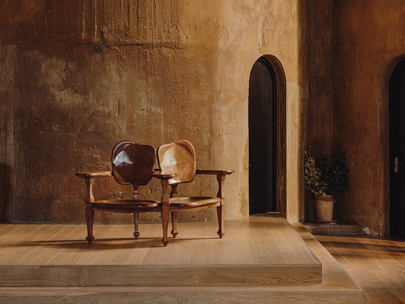 bd barcelona gaudí furniture