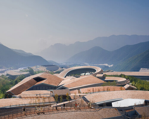 Vital Architecture: Between Idealism and Reality