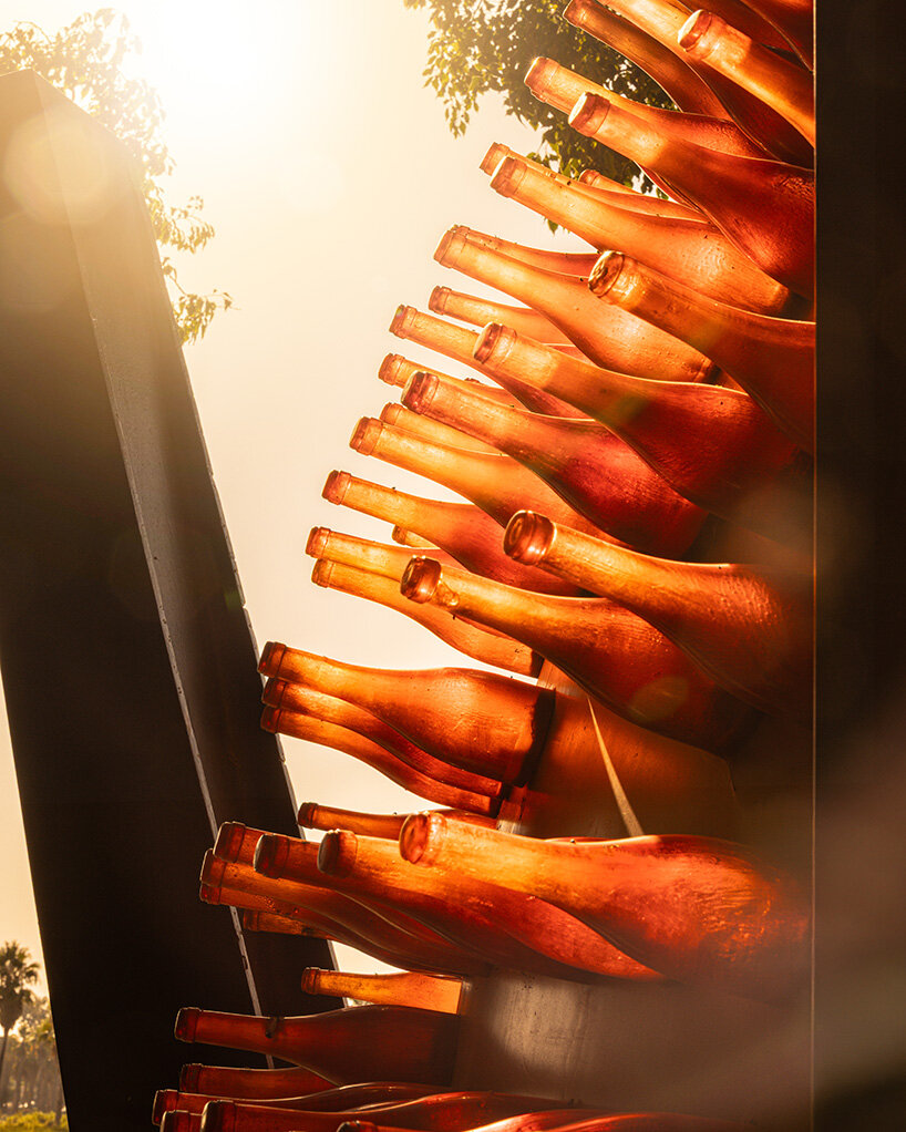 rebelo de andrade's spherical '&aacute;tomos' cabins float over portuguese vineyard