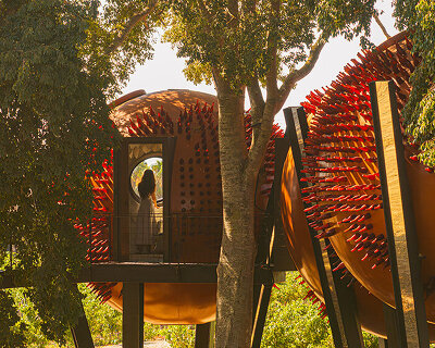 rebelo de andrade's spherical 'átomos' cabins float over portuguese vineyard