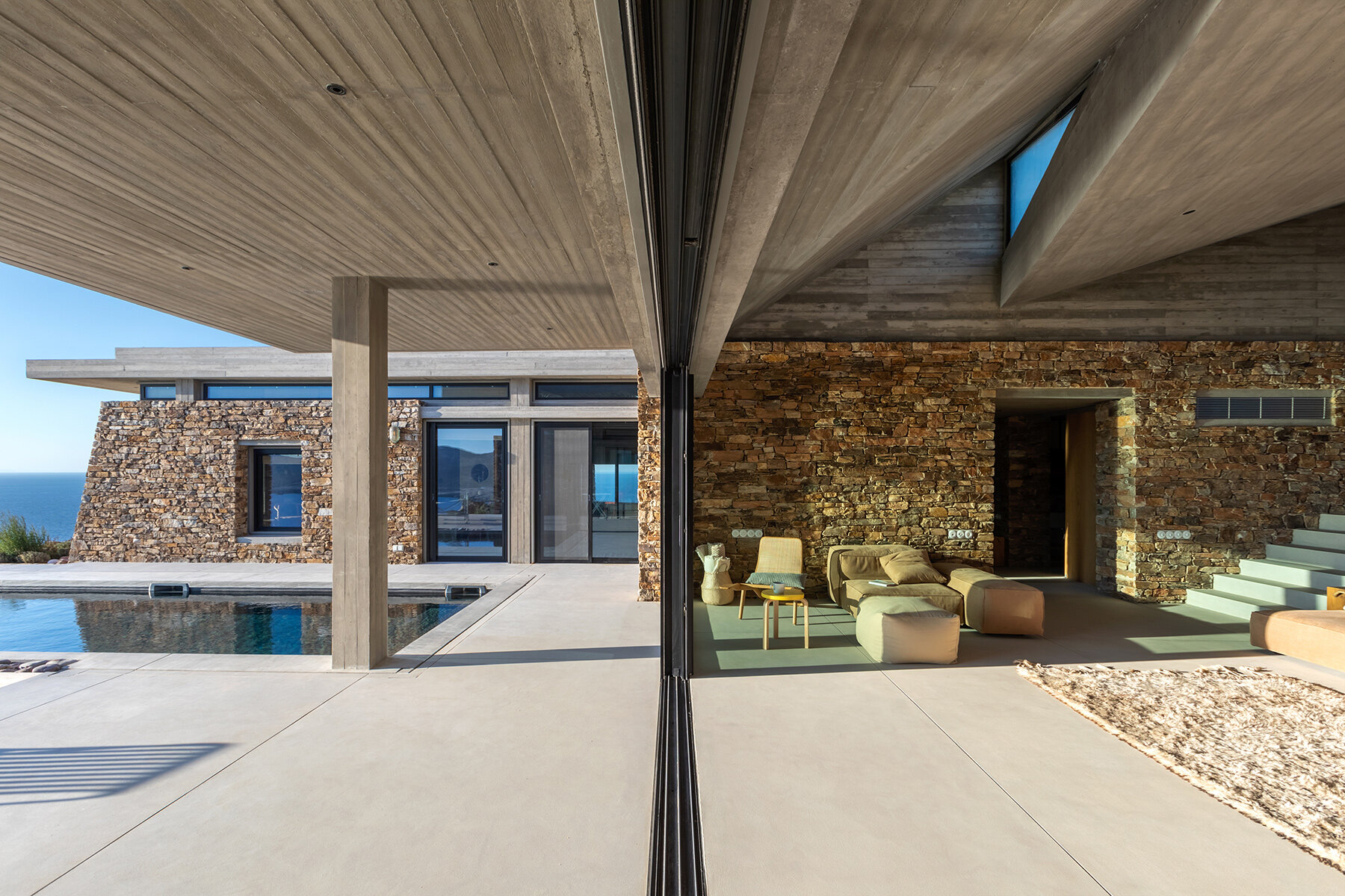 biris-tsiraki-architects-summerhouse-antiparos-greece-designboom-08a