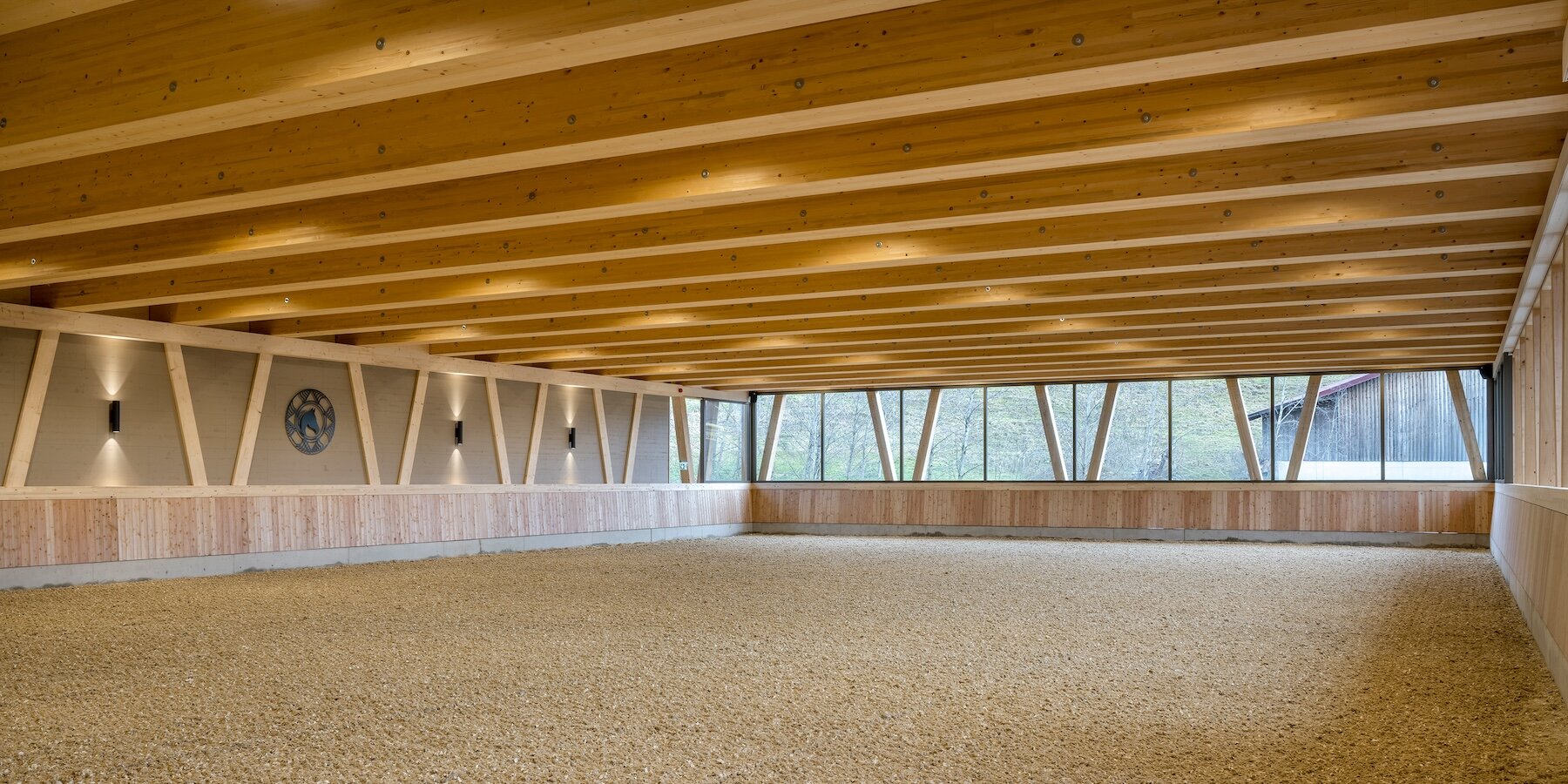 curved-cabins-180-degree-mountain-view-sonnenalp-resort-southern-germany-002